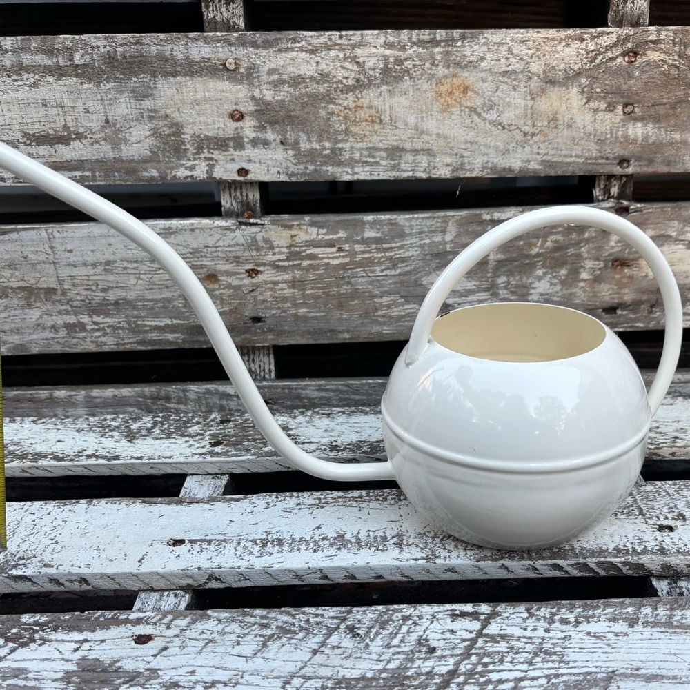 Smith & Hawken metal watering can - Picture 8 of 11